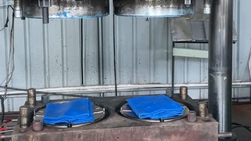 模具制造厂与模具厂报价差异揭秘**