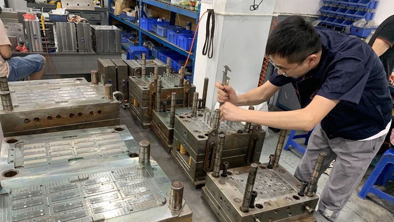小型模具制造厂与模具厂的区别：深入解析